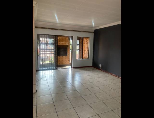 3 BEDROOM APARTMENT FOR SALE IN ORIEL